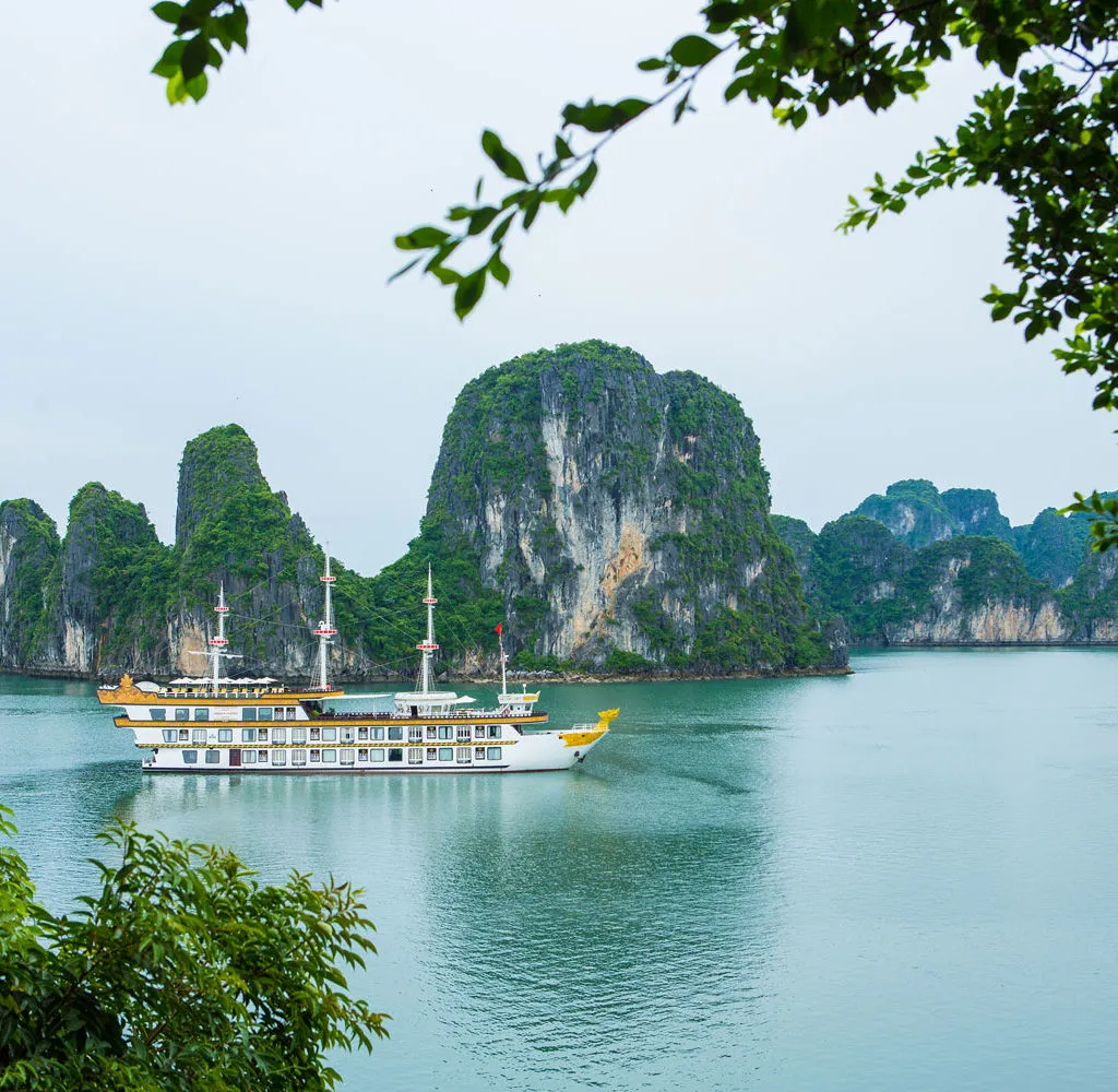 /img/7301-vietnam-honeymoon-guide.webp