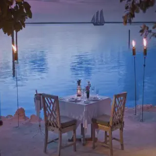 /img/7307-key-west-honeymoon-dining.webp