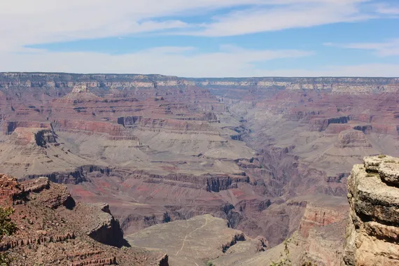 7335 grand canyon dining