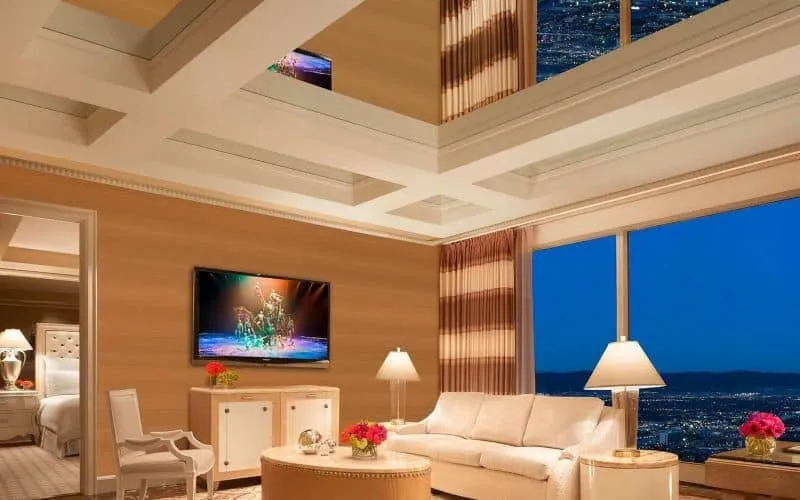 /img/7404-vegas-couple-memories.webp