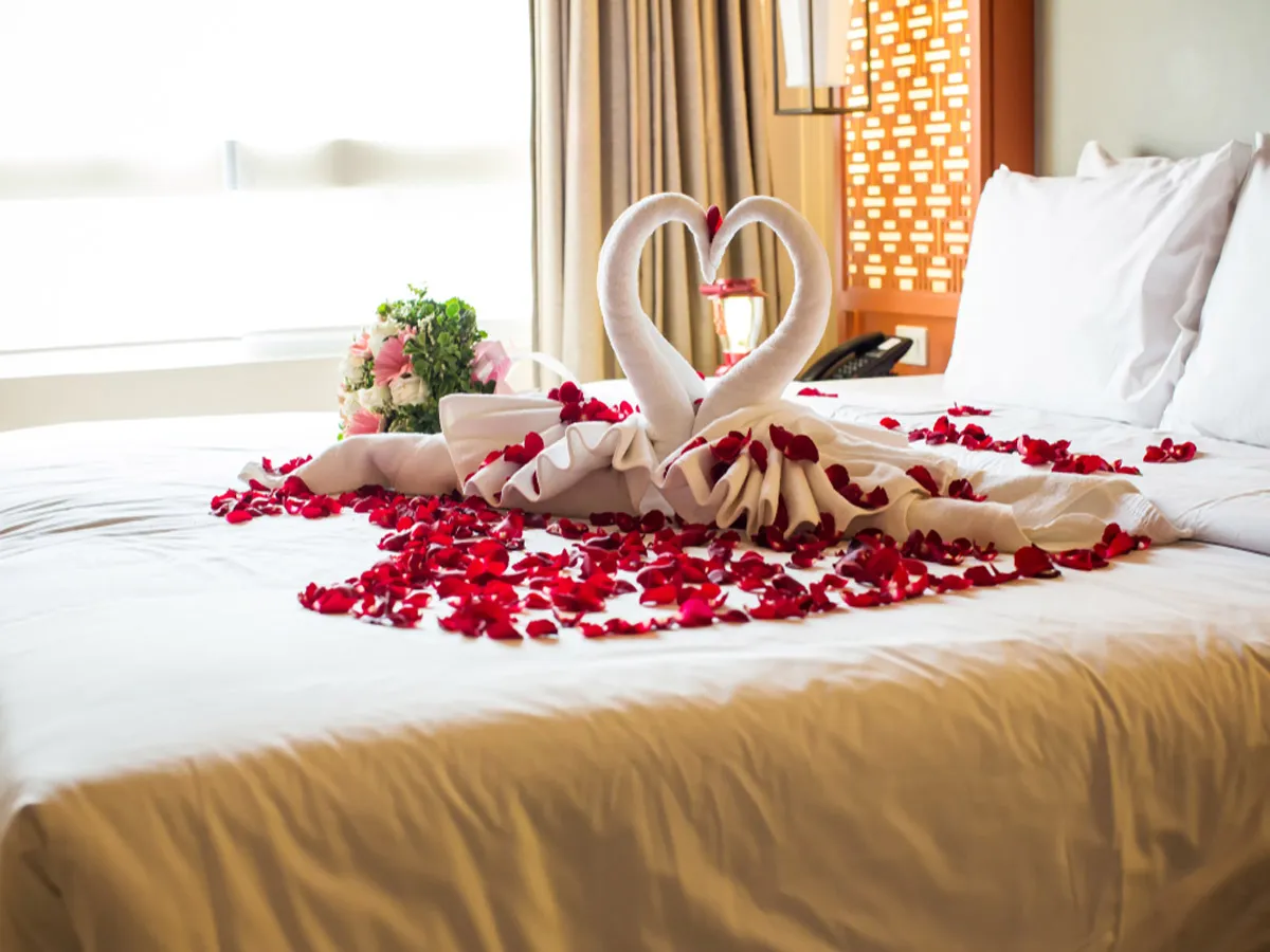 /img/7486-couple-relaxing.webp