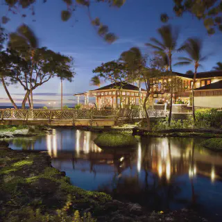 /img/7522-hawaii-honeymoon-resort-pool.webp