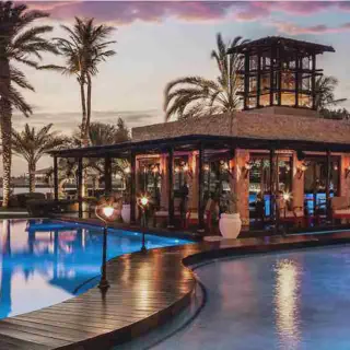 /img/7529-romantic-dinner-dubai.webp