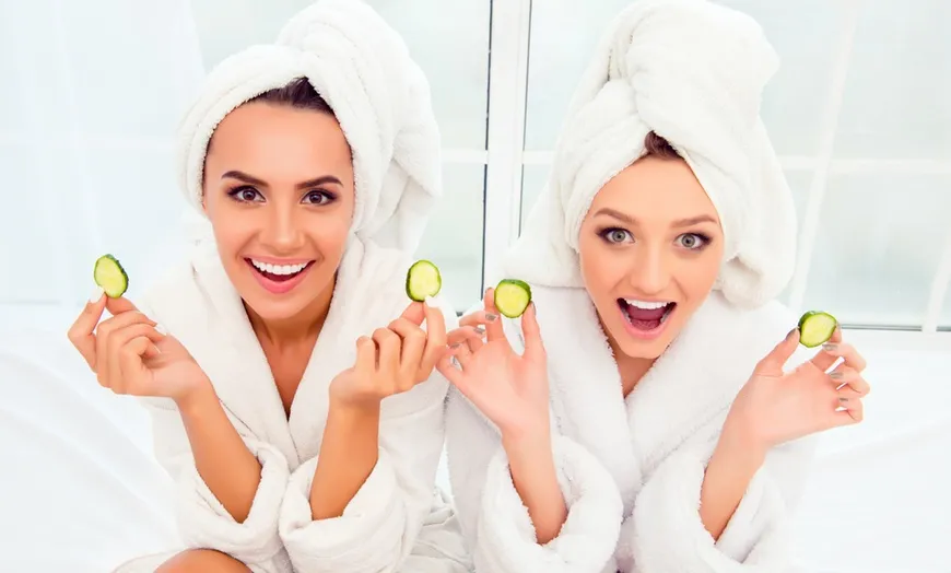 7539 couple relaxing spa