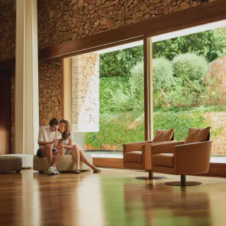 /img/7547-resort-6-room-with-view.webp