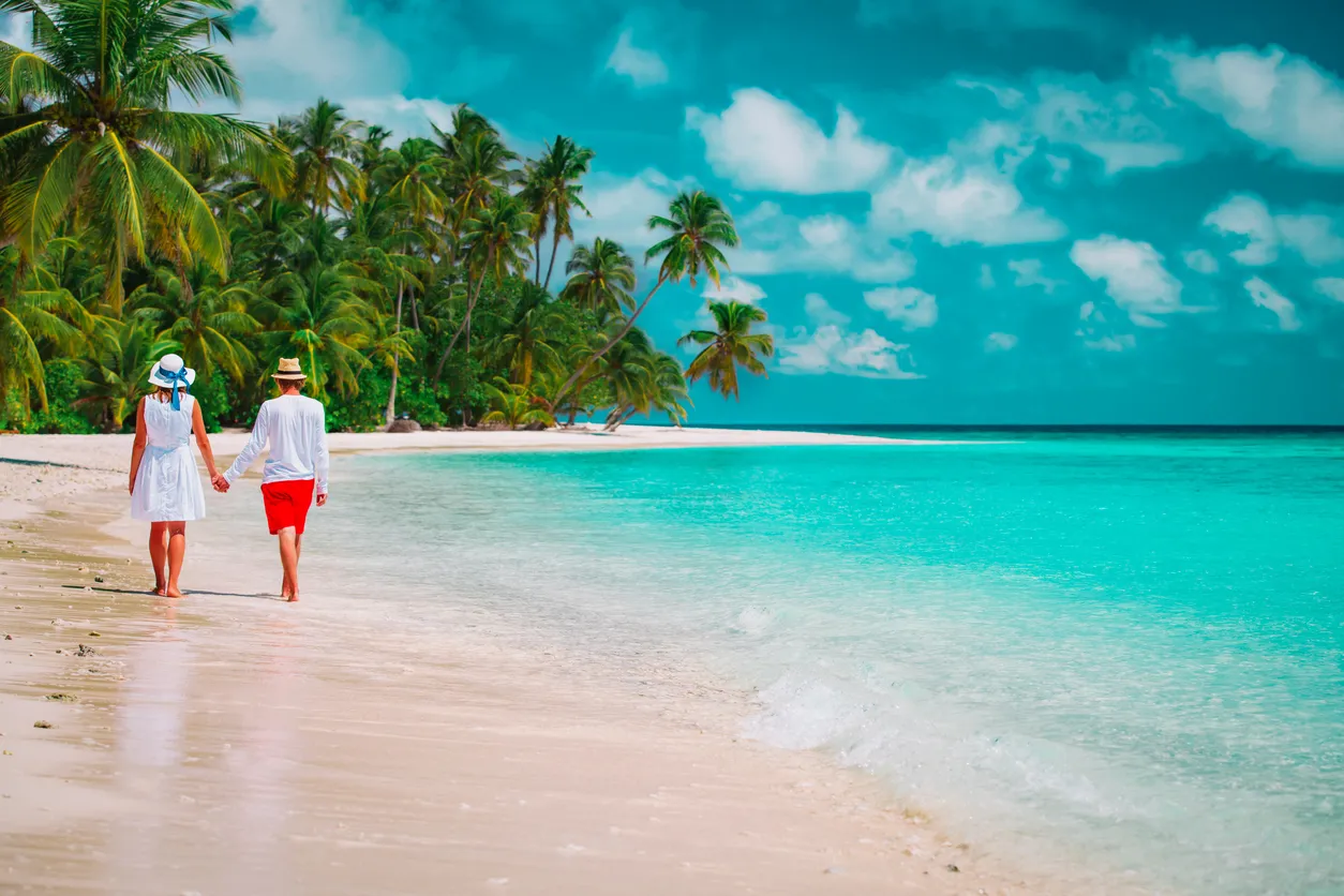 7548 goa honeymoon couple