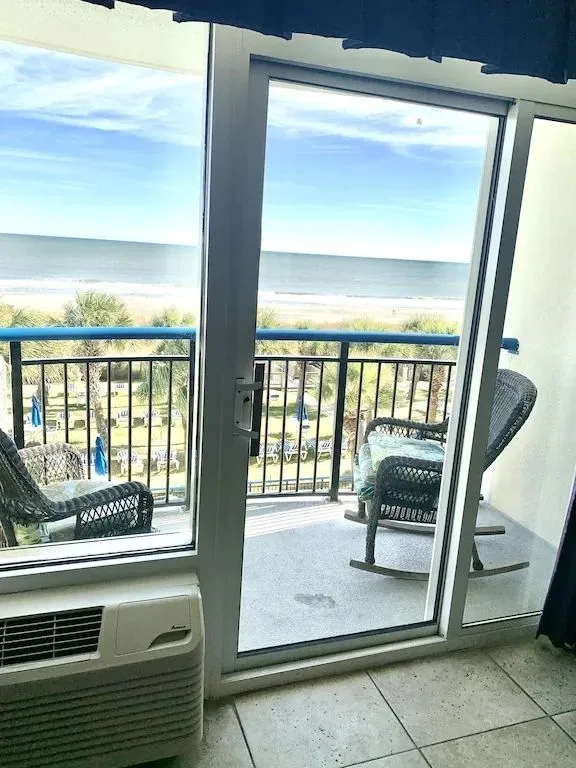 7552 raleigh honeymoon suite exterior