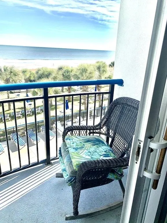 7552 raleigh honeymoon suite rooftop