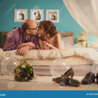 /img/7553-honeymoon-activities.webp