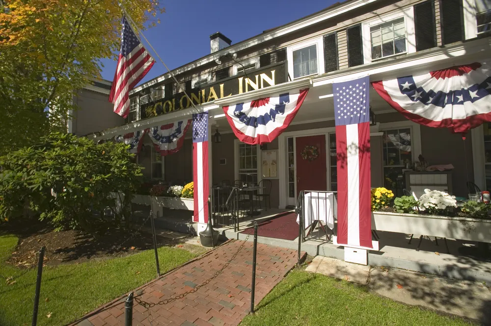 /img/7555-romantic-new-england-honeymoon.webp