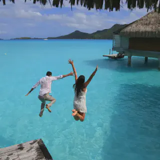 /img/7568-bora-bora-travel-budget.webp