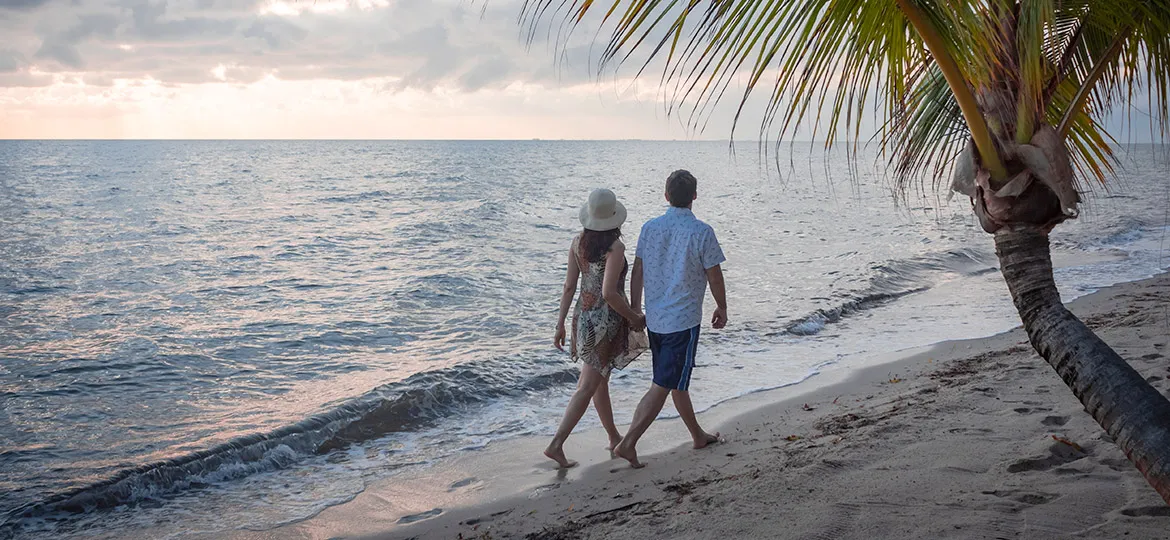 7588 belize honeymoon couple