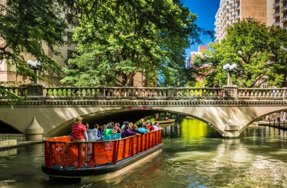 7593 dallas luxury hotel honeymoon