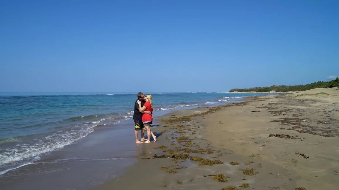 /img/7620-jamaica-honeymoon-rondel-village.webp