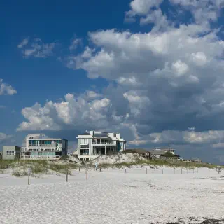 /img/7634-romantic-activities-honeymoon.webp
