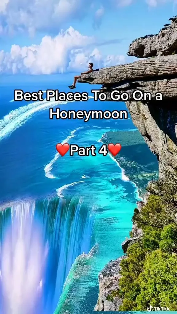 7651 couple beach