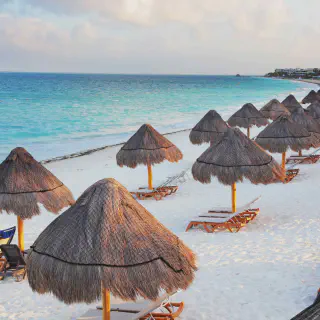 /img/7688-luxury-honeymoon.webp