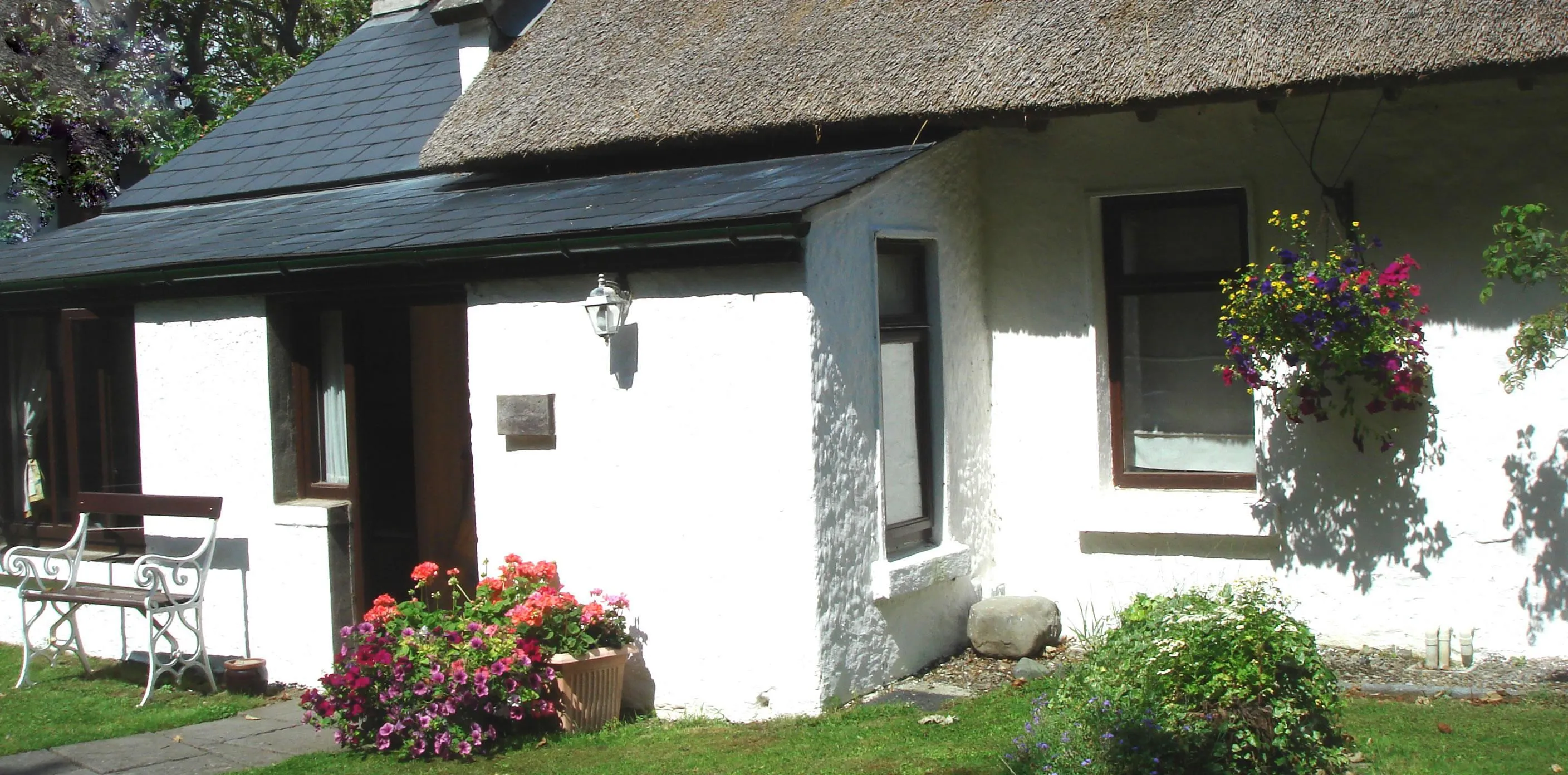 7694 cottage with fireplace